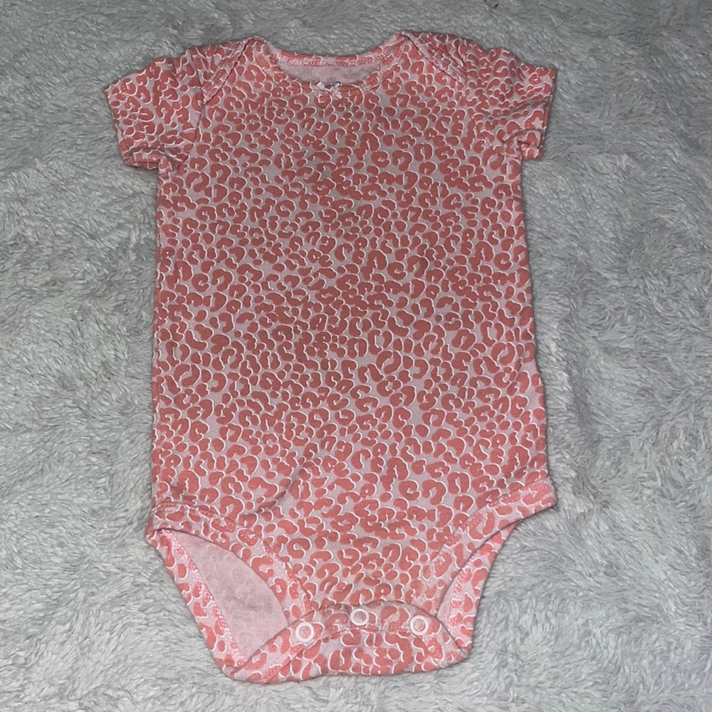 (3 for $10) carters 9 month pink cheetah print bodysuit baby girl clothing